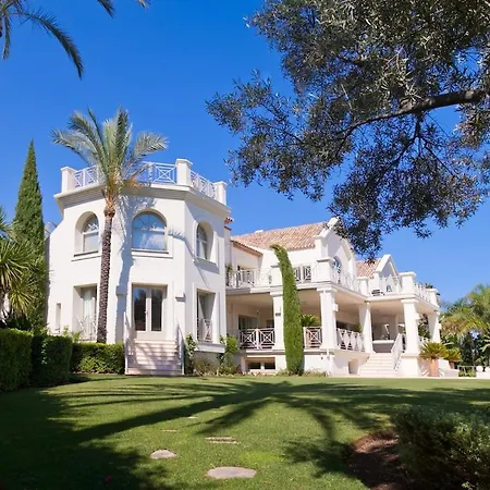 Elizabeth * Marbella