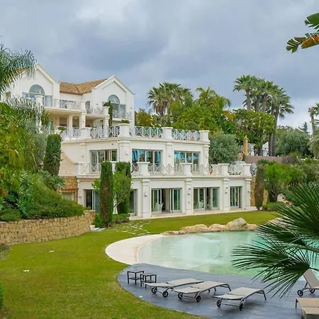 Elizabeth * Marbella